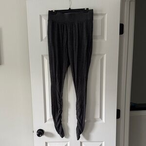 Athleta Style 866958 Women's Size XS Charcoal Restore Slim Ruched Leggings